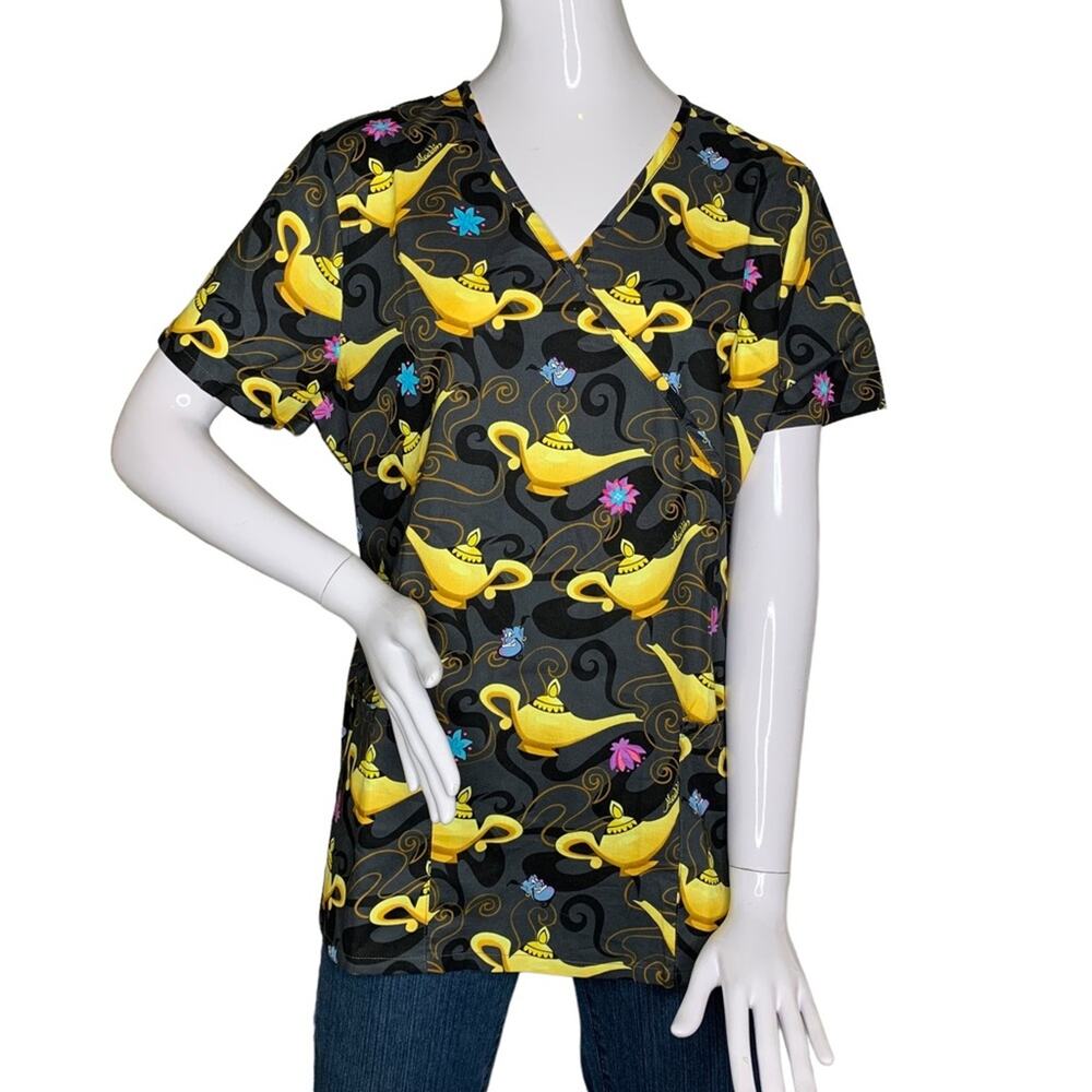 Disney NWT Aladdin Genie Lamp Scrub Top Size M Two Patch Front Pockets